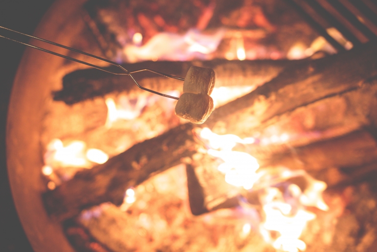 une soirée de juin au coin du feu