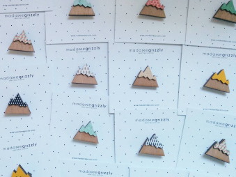 Broche montagne Madame Grizzly
